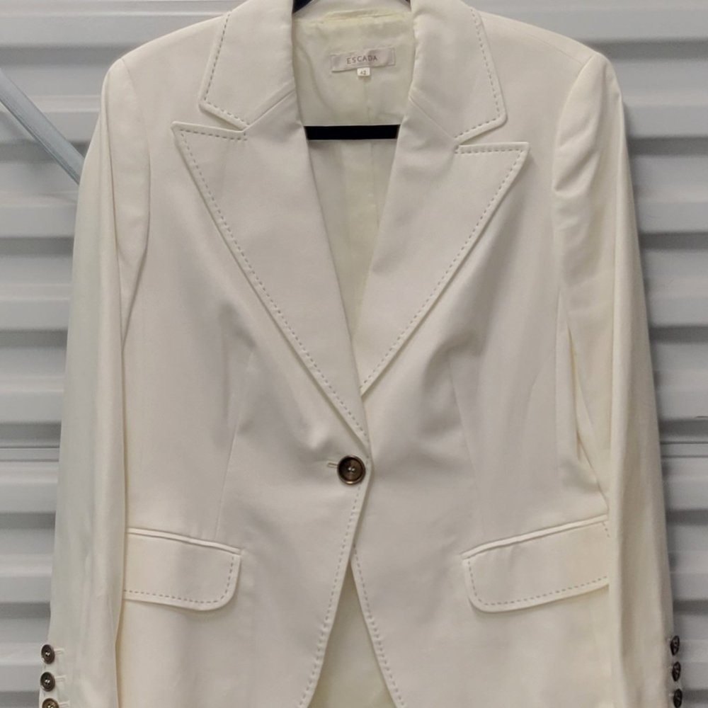 Women's Escada pant suit